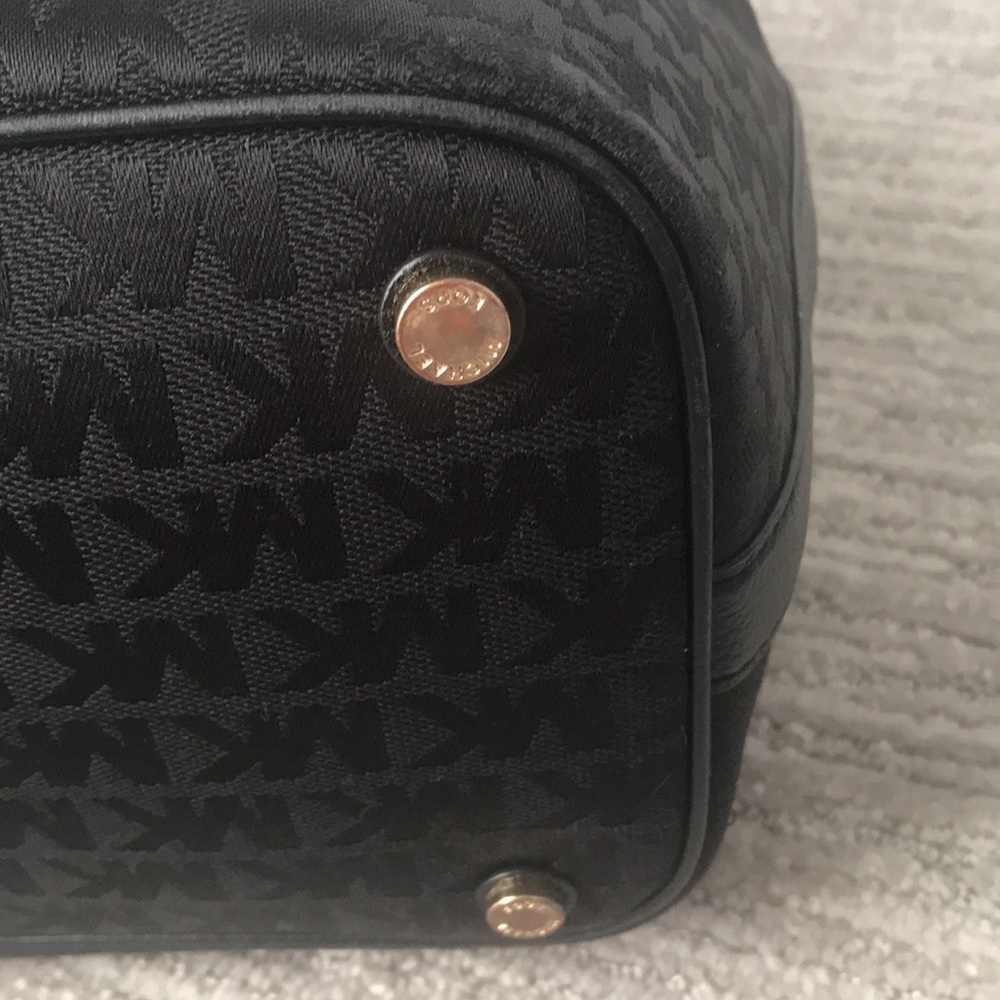 Michael Kors Black Canvas bucket purse - Picture 7 of 12